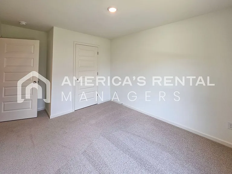 556 Saddlewood Bnd — Photo 17