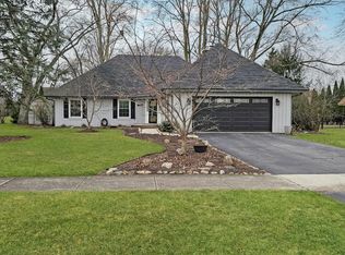 2S704 Cree Ln, Wheaton, IL 60189