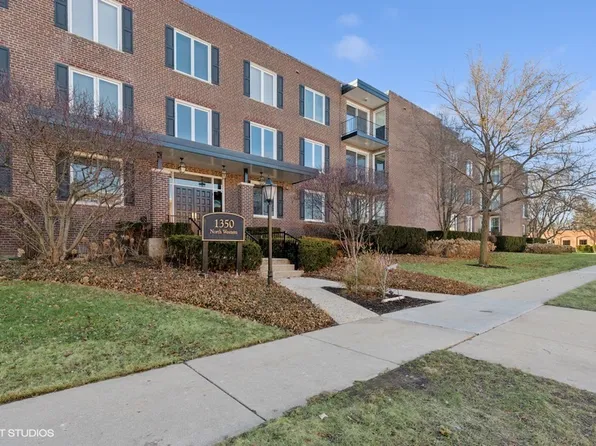 1350 N Western Ave APT 209, Lake Forest, IL 60045