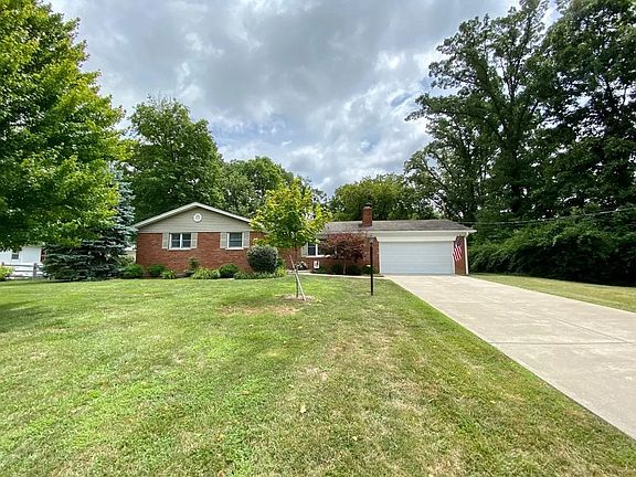 3rd image of 8290 Julie Marie Dr