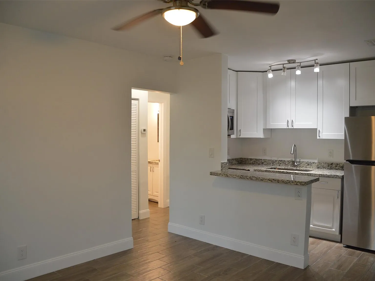 1 bed, 1.0 bath, 468 sqft, $1,700 — Photo 3