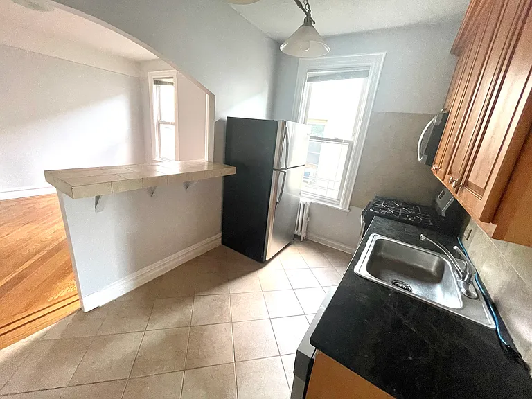 4-33 27th Ave #3L — Photo 4