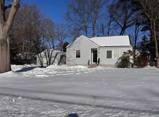 14 Fenner Ln, Nanuet, NY 10954