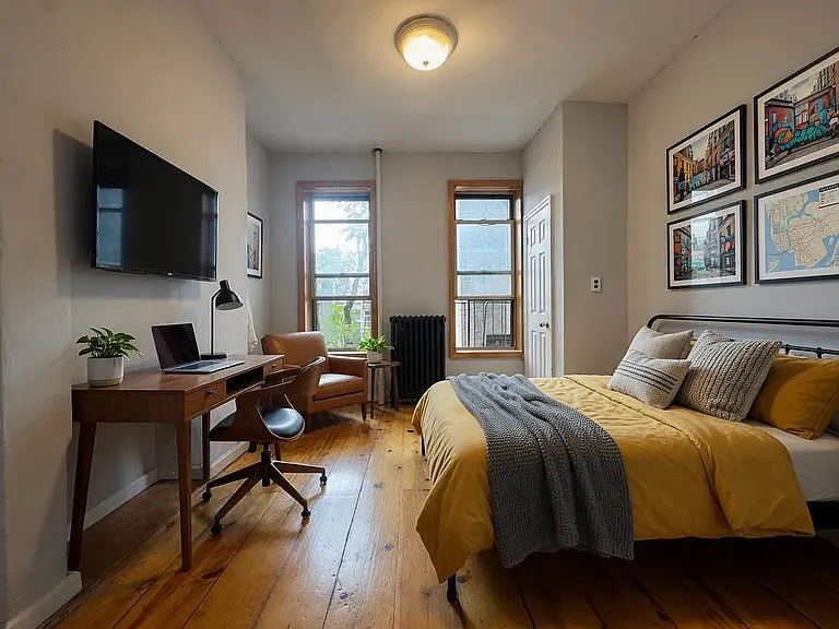 13 Saint Marks Pl #6R — Photo 2