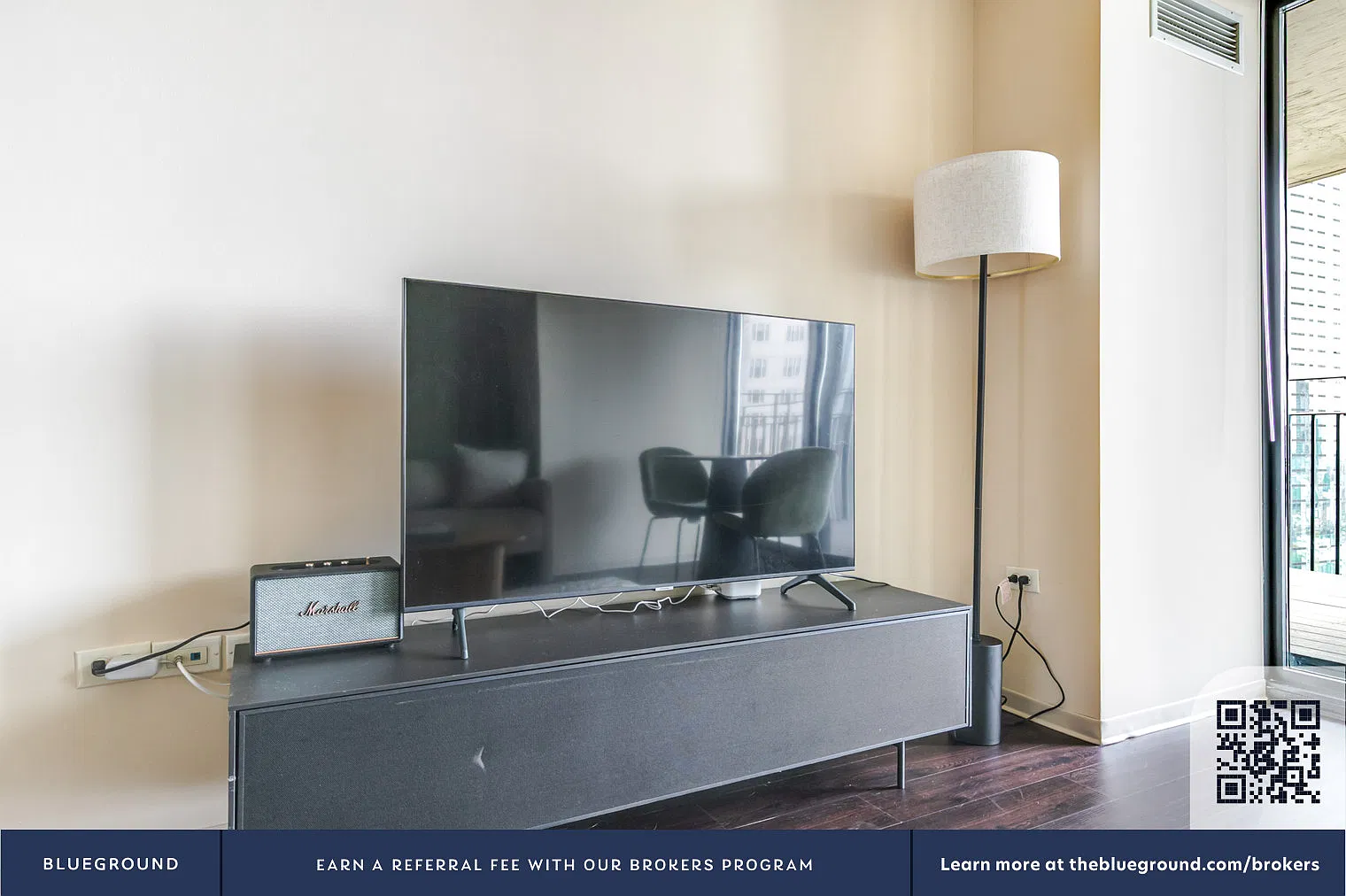 1 bed, 1.0 bath, 734 sqft, $3,080 — Photo 3