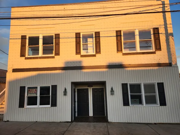 228 N Main St, Cornelia, GA 30531