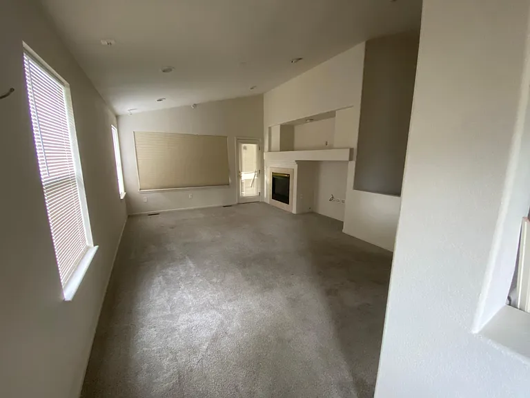 342 Las Lomas St — Photo 15