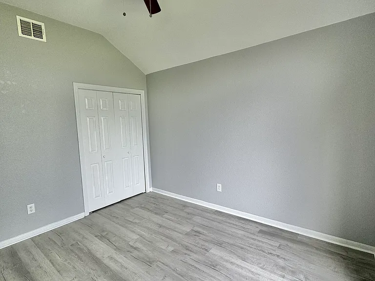 2842 Quebec Dr — Photo 16