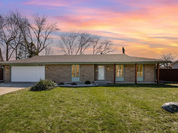3740 Chilton Dr, Saginaw, MI 48603
