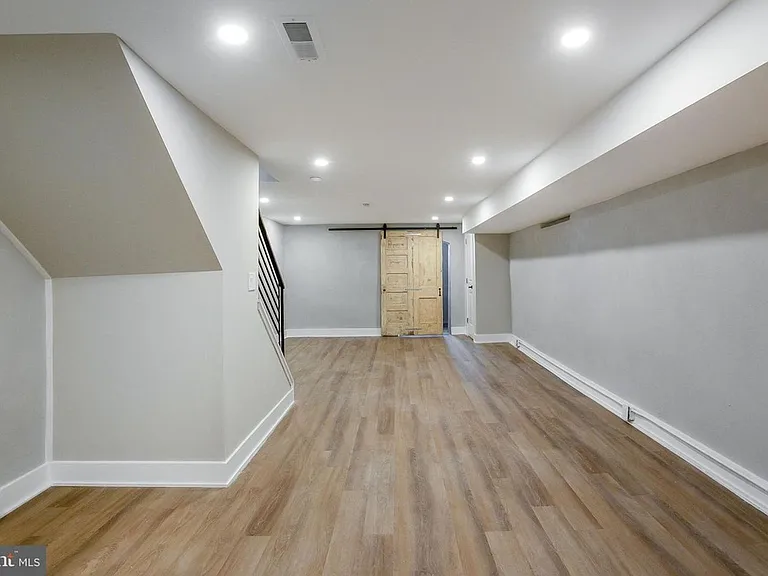 3118 W Montgomery Ave — Photo 9