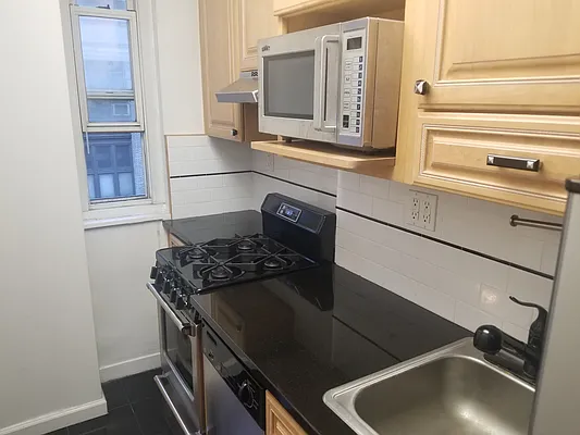 Rented by Punia & Marx Inc. | media 6