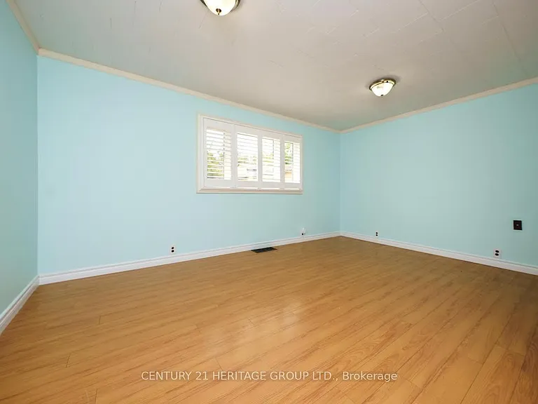 203 Hibbert Ave — Photo 7