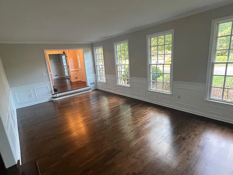 1197 Meadow Green Ln — Photo 16