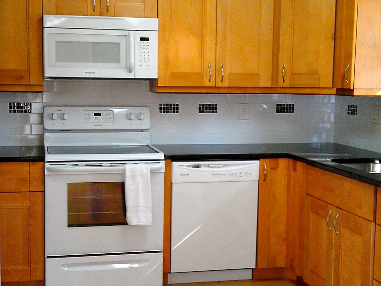 2462 Hyde Park St — Photo 9
