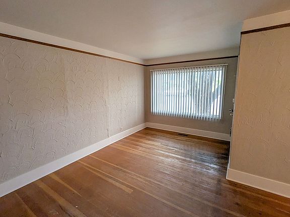 3rd image of 2060 Church St SE