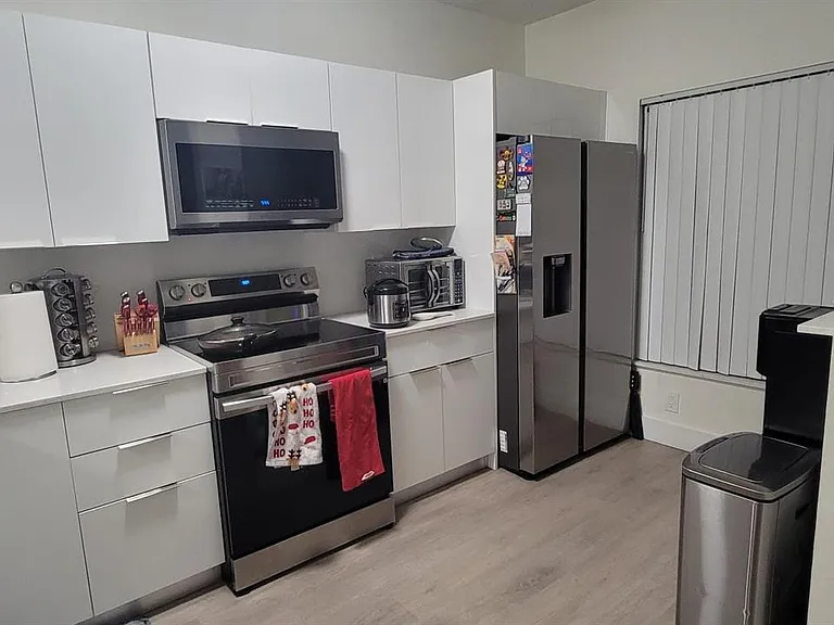 726 SW 122nd Ave #726 — Photo 8