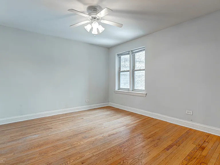 4938 S King Dr #2 — Photo 13