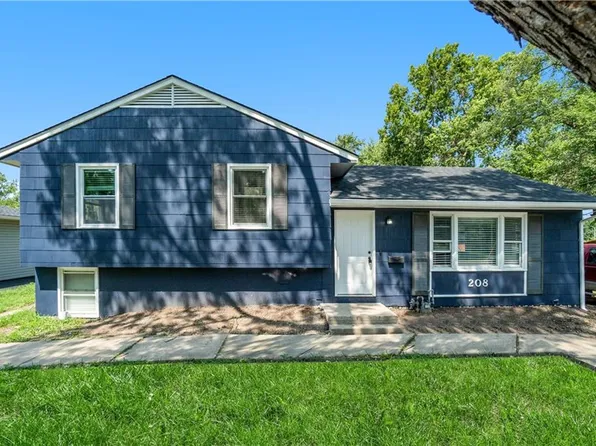 208 S Meadowbrook Cir, Gardner, KS 66030