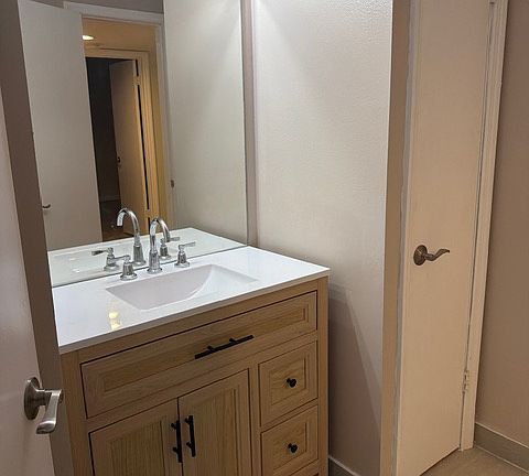 5th image of 8608 Key Biscayne Dr APT 203