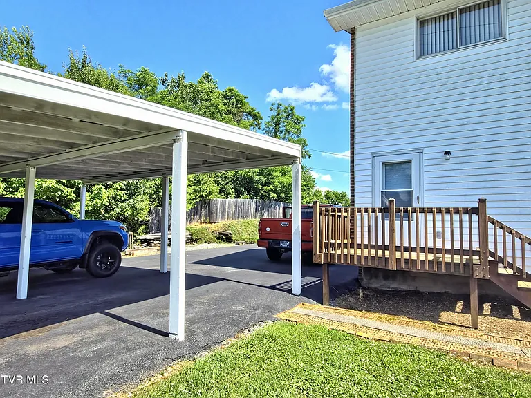 549 N Holston River Dr #A — Photo 2