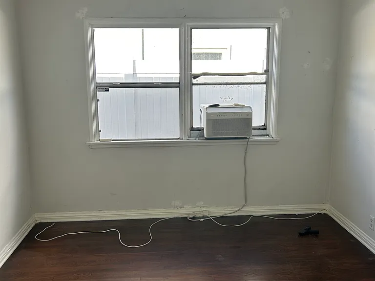 5003 Fulton Ave — Photo 9