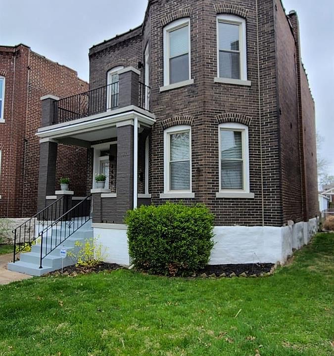 1st image of 4986 Botanical Ave