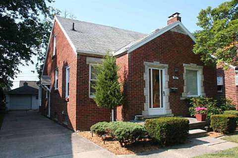 2nd image of 1907 Lancaster St