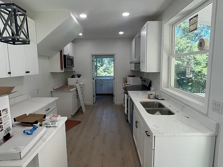 448 Grove St — Photo 3