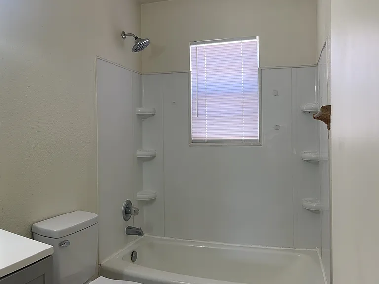 3525 Sheridan St #1 — Photo 4