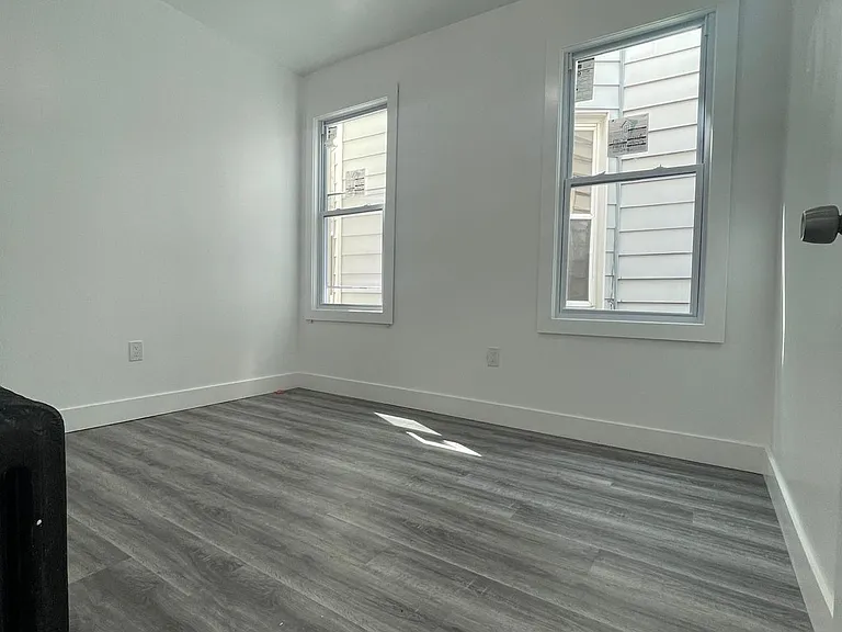 138 Bidwell Ave #2 — Photo 3