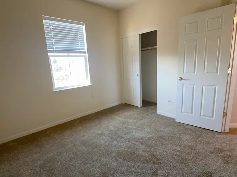 1084 Cottage Ln — Photo 26