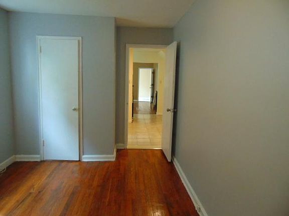 3rd image of 4180 Murdock Ave