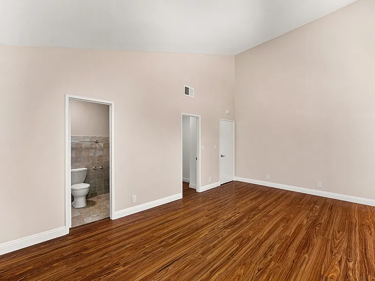 3751 Prestwick Dr — Photo 38