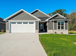 366 Eaglewood Trl, Green Bay, WI 54311