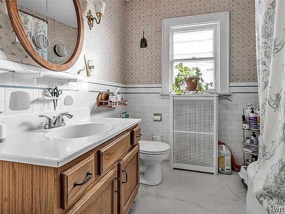 4th image of 126 Summit Ave #126