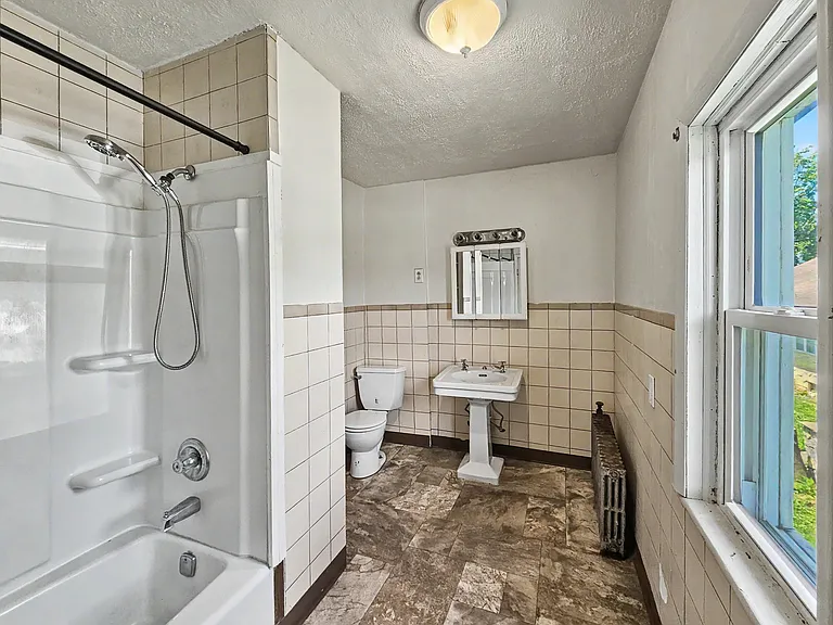 1315 Farr Street2nd Fl Scranton Park — Photo 5