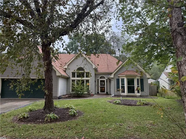 332 Scarlet Oak Dr, Virginia Beach, VA 23452