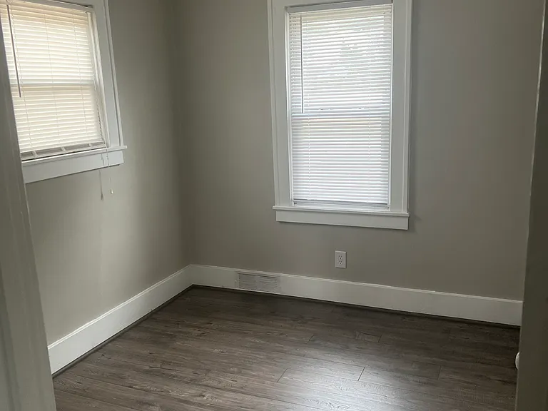 508 N Troy St — Photo 6
