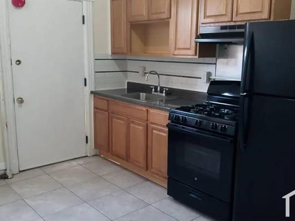 137 Hawthorne Ave #3B