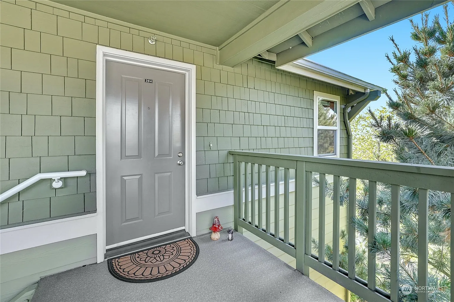 1931 23rd Place NE #304 photo 1