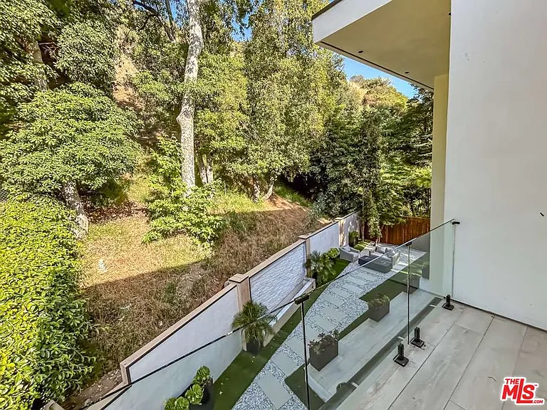 1734 N Beverly Glen Blvd — Photo 27