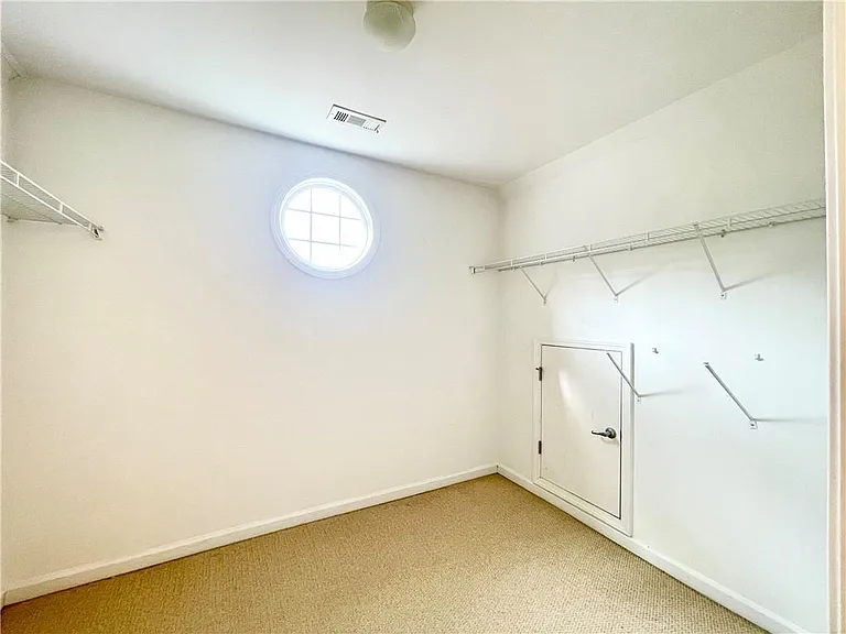 555 Vinings Springs Dr SE — Photo 37