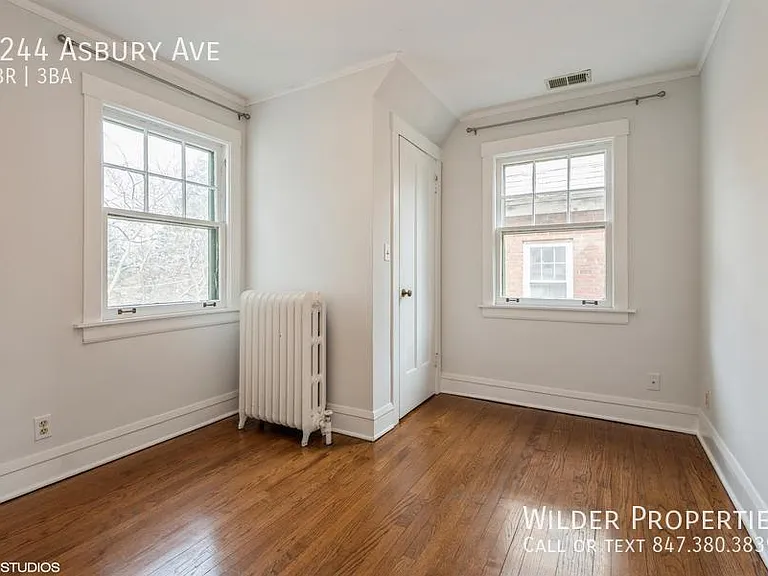 2244 Asbury Ave — Photo 9