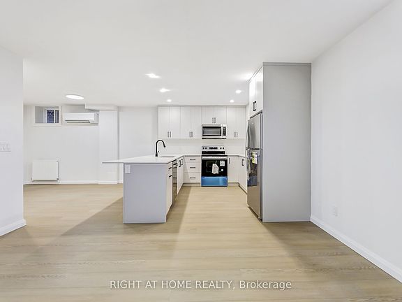 5th image of 35 Braemar Ave