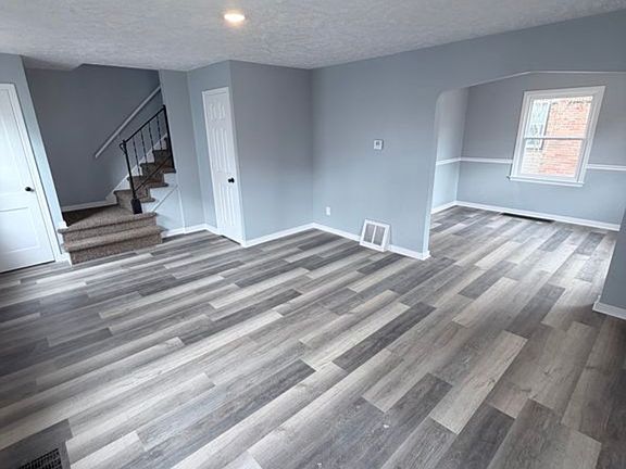 2nd image of 1568 Sunset Ave