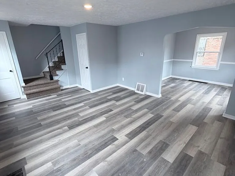 1568 Sunset Ave — Photo 2
