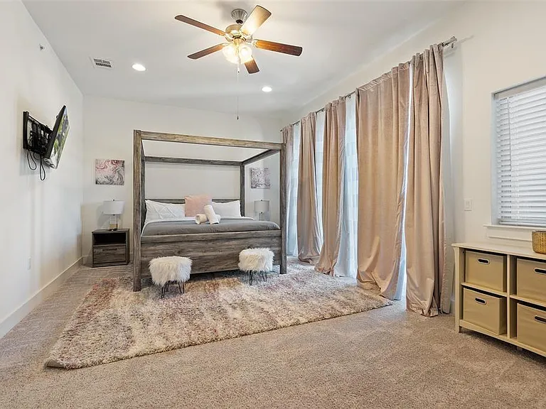 2211 Robert Browning St — Photo 13