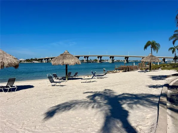 6061 Bahia Del Mar Cir APT 241, Saint Petersburg, FL 33715