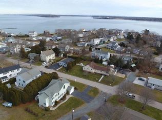 49 Camden Rd, Narragansett, RI 02882