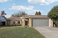 Pullman Dr-S0711-001.jpg